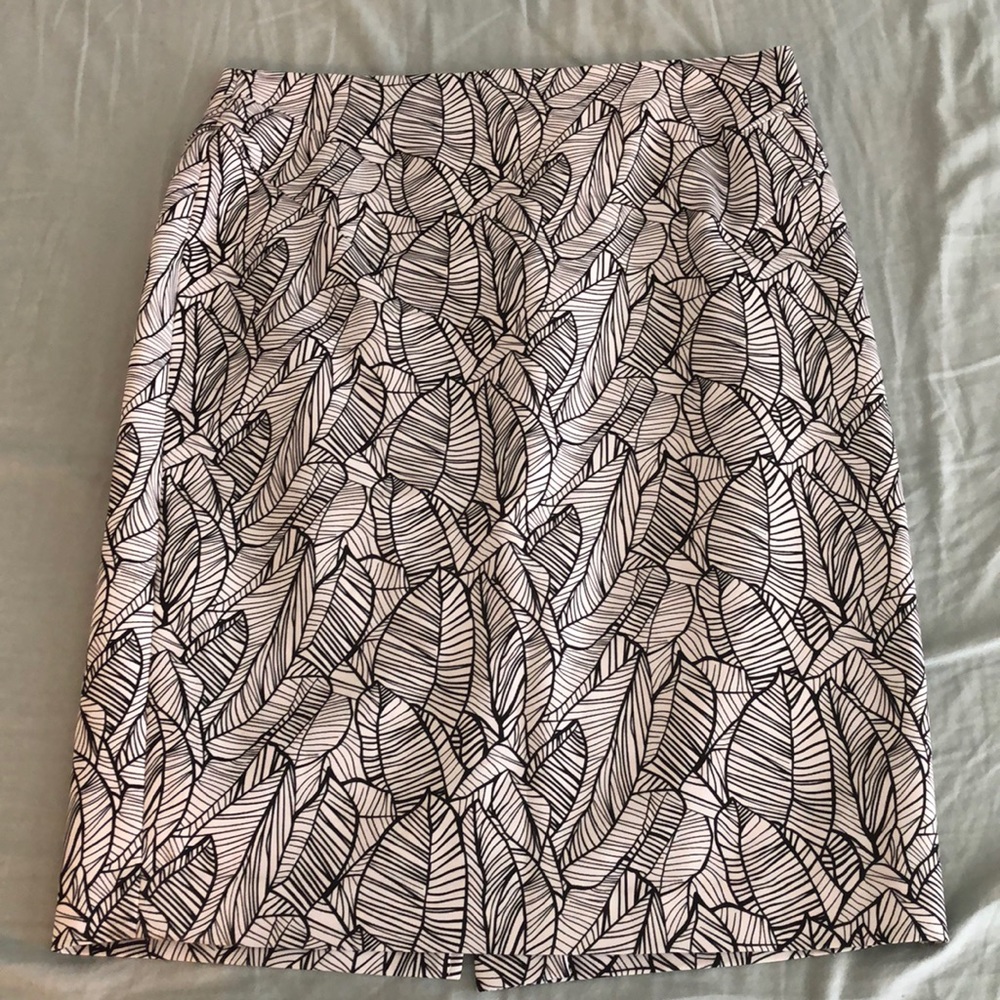 Dalia Black and white feathered pencil skirt